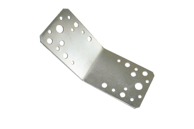 Пластина перфорированная угловая 135° с отверстиями разного диаметра