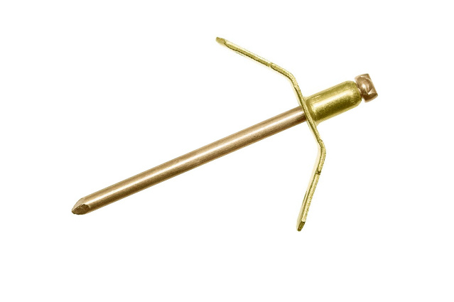 Заклёпка тяговая заземляющая